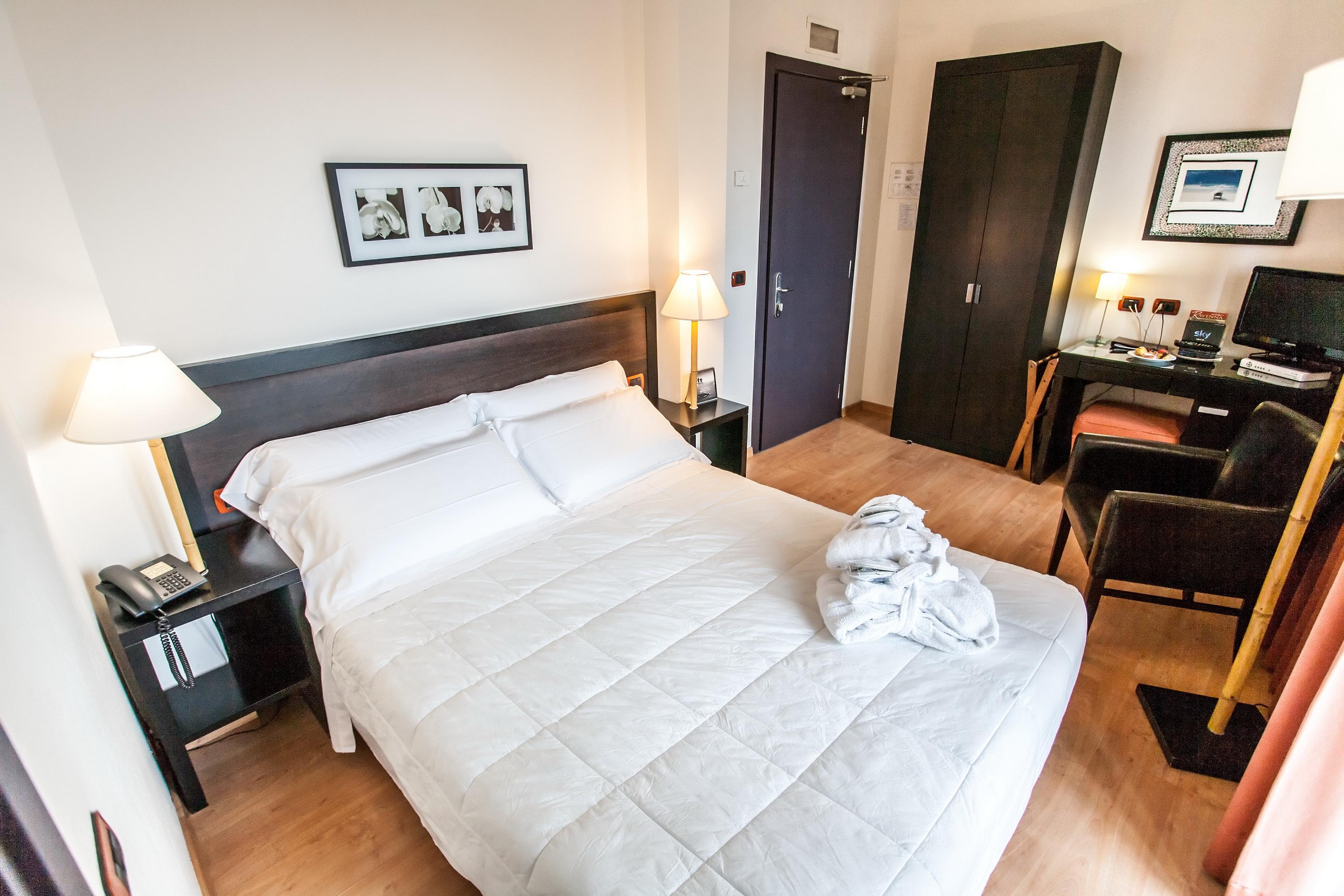 Hotel Mosaico Равена Екстериор снимка