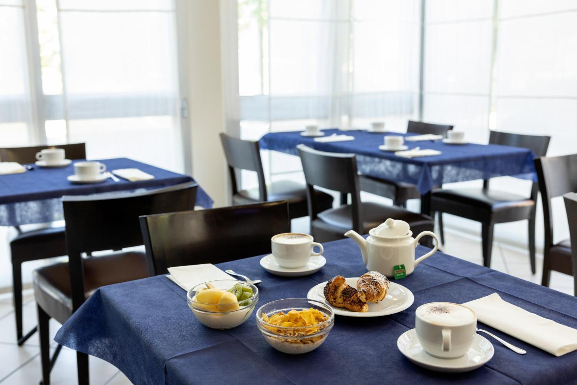 Hotel Mosaico Равена Екстериор снимка